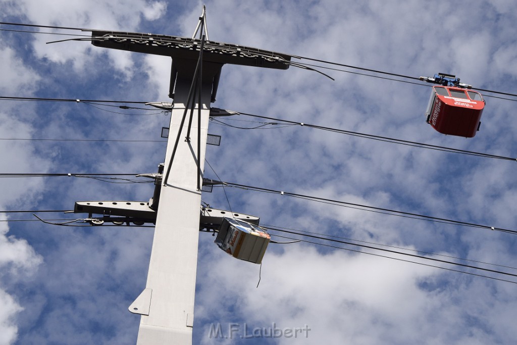 Koelner Seilbahn Gondel blieb haengen Koeln Linksrheinisch P195.JPG - Miklos Laubert